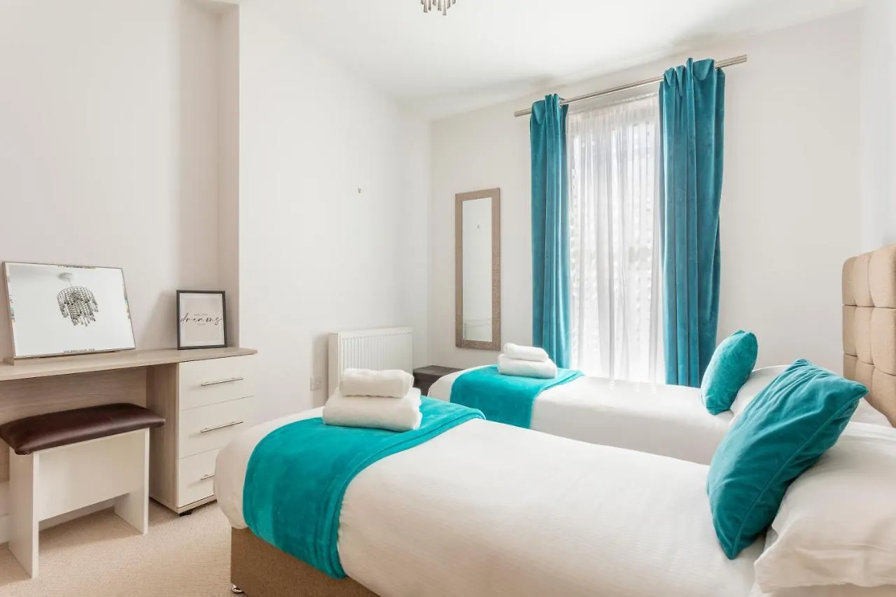 1 Bed Apartment - Redhill Central, Surrey, Gatwick #3 United Kingdom