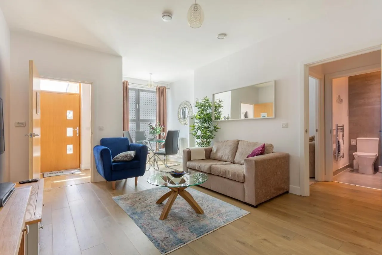1 Bed Apartment - Redhill Central, Surrey, Gatwick #3